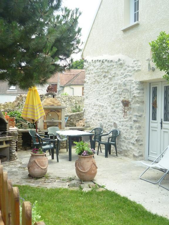 Gitelabaronnaise Avec Piscine Chauffee Pres Parc Asterix Holiday home
